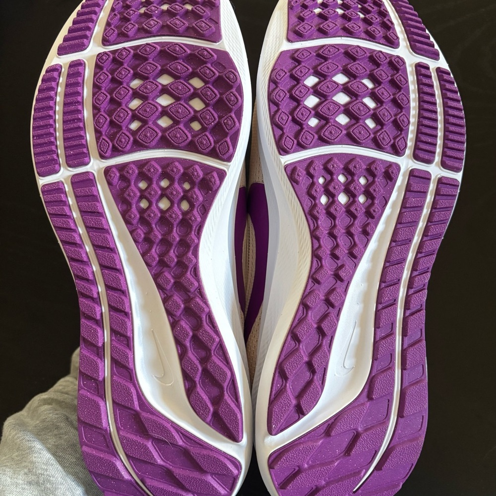 Nike Womens Pegasus 40 Running Shoes - Picture 3 of 5